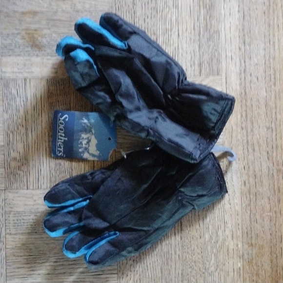 Kids soothers in black and blue - Picture 2 of 3